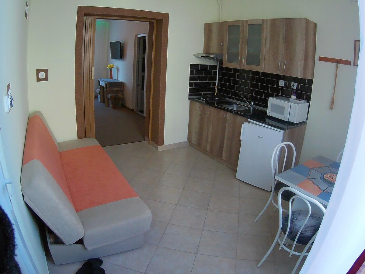 Szlavi Apartman Baja Exterior photo